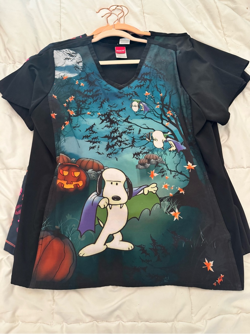 Disney Tooniforms Snoopy Halloween Scrub Top L
